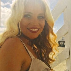 Meet your Posher, Liana